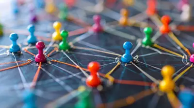 How to Network at Trade Shows and Expos for Maximum ROI