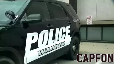 Nude suspect breaks into business: Report